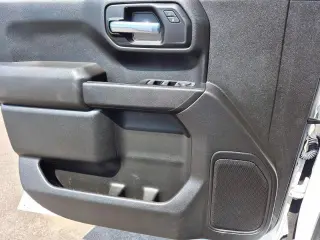 Chevrolet Silverado 1500 2023 4x4 Camión de Trabajo 4dr Cabina Crew 5.8 ft. SB