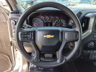 Chevrolet Silverado 1500 2023 4x4 Camión de Trabajo 4dr Cabina Crew 5.8 ft. SB