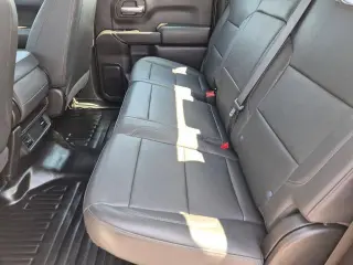 Chevrolet Silverado 1500 2023 4x4 Camión de Trabajo 4dr Cabina Crew 5.8 ft. SB