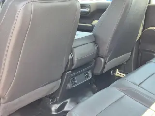 Chevrolet Silverado 1500 2023 4x4 Camión de Trabajo 4dr Cabina Crew 5.8 ft. SB