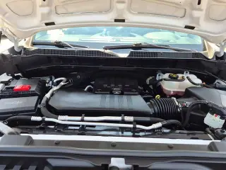 Chevrolet Silverado 1500 2023 4x4 Camión de Trabajo 4dr Cabina Crew 5.8 ft. SB