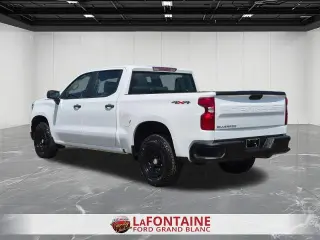 Chevrolet Silverado 1500 2023 4x4 Camión de Trabajo 4dr Cabina Crew 5.8 ft. SB