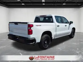 Chevrolet Silverado 1500 2023 4x4 Camión de Trabajo 4dr Cabina Crew 5.8 ft. SB