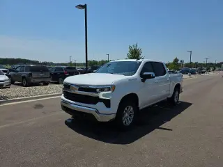 Chevrolet Silverado 1500 2023 4x4 LT 4 puertas Cabina Crew 5.8 pies. SB con 2FL