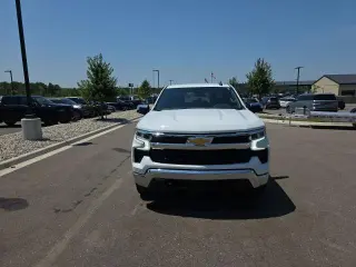 Chevrolet Silverado 1500 2023 4x4 LT 4 puertas Cabina Crew 5.8 pies. SB con 2FL