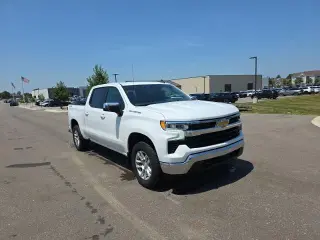 Chevrolet Silverado 1500 2023 4x4 LT 4 puertas Cabina Crew 5.8 pies. SB con 2FL