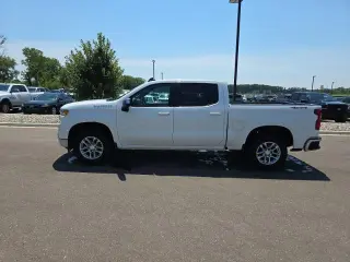 Chevrolet Silverado 1500 2023 4x4 LT 4 puertas Cabina Crew 5.8 pies. SB con 2FL