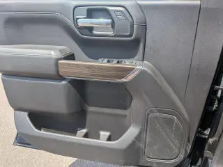 Chevrolet Silverado 1500 Limited 2022 4x4 LT Trail Boss 4 puertas Cabina Crew 5.8 pies. SB