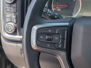 Chevrolet Silverado 1500 Limited 2022 4x4 LT Trail Boss 4 puertas Cabina Crew 5.8 pies. SB
