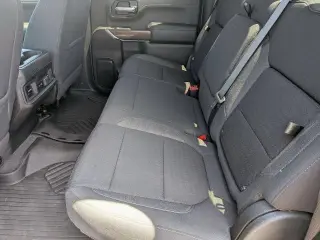 Chevrolet Silverado 1500 Limited 2022 4x4 LT Trail Boss 4 puertas Cabina Crew 5.8 pies. SB