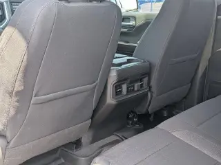 Chevrolet Silverado 1500 Limited 2022 4x4 LT Trail Boss 4 puertas Cabina Crew 5.8 pies. SB