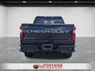 Chevrolet Silverado 1500 Limited 2022 4x4 LT Trail Boss 4 puertas Cabina Crew 5.8 pies. SB