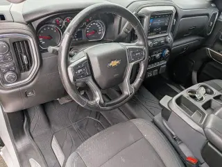 Chevrolet Silverado 1500 2019 4x4 LT 4 puertas Cabina Crew 5.8 pies. Caja corta