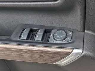 Chevrolet Silverado 1500 2019 4x4 LT 4 puertas Cabina Crew 5.8 pies. Caja corta