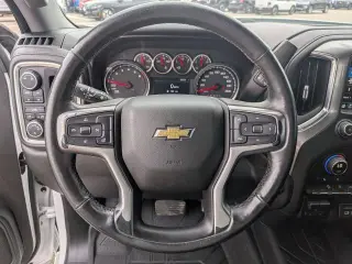 Chevrolet Silverado 1500 2019 4x4 LT 4 puertas Cabina Crew 5.8 pies. Caja corta