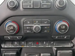 Chevrolet Silverado 1500 2019 4x4 LT 4 puertas Cabina Crew 5.8 pies. Caja corta