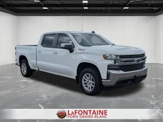 Chevrolet Silverado 1500 2019 4x4 LT 4 puertas Cabina Crew 5.8 pies. Caja corta