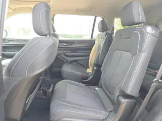 Jeep Grand Cherokee L 2023 4x4 Laredo 4 puertas SUV