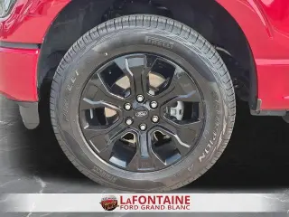 Ford F-150 2023 4x4 Lariat 4 puertas SuperCrew 5.5 pies. SB