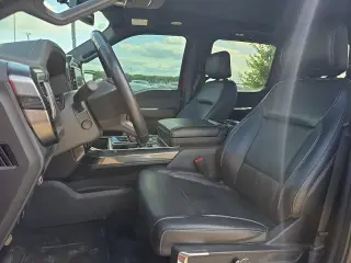 Ford F-150 2023 4x4 Lariat 4 puertas SuperCrew 5.5 pies. SB