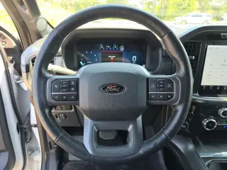 Ford F-150 2024 4x4 Lariat 4 puertas SuperCrew 6.5 pies. SB