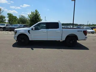 Ford F-150 2024 4x4 Lariat 4 puertas SuperCrew 6.5 pies. SB