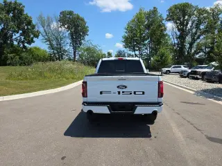 Ford F-150 2024 4x4 Lariat 4 puertas SuperCrew 6.5 pies. SB