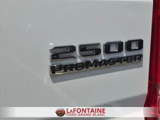 Ram ProMaster 2025 Tradesman 2500 136 WB 3dr Low Roof Cargo Van sin Asiento Pasaje
