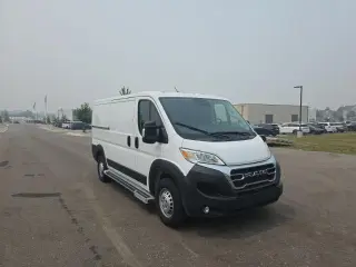 Ram ProMaster 2025 Tradesman 2500 136 WB 3dr Low Roof Cargo Van sin Asiento Pasaje