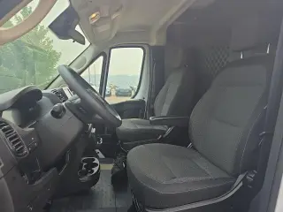 Ram ProMaster 2025 Tradesman 2500 136 WB 3dr Low Roof Cargo Van sin Asiento Pasaje