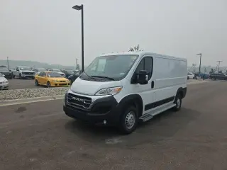 Ram ProMaster 2025 Tradesman 2500 136 WB 3dr Low Roof Cargo Van con asiento para pasajeros