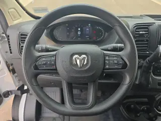 Ram ProMaster 2025 Tradesman 2500 136 WB 3dr Low Roof Cargo Van con asiento para pasajeros