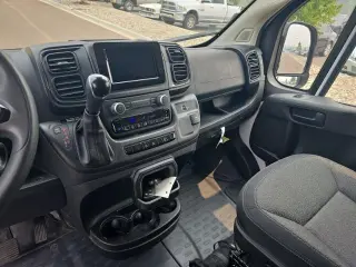 Ram ProMaster 2025 Tradesman 2500 136 WB 3dr Low Roof Cargo Van con asiento para pasajeros