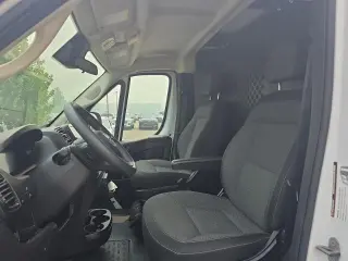 Ram ProMaster 2025 Tradesman 2500 136 WB 3dr Low Roof Cargo Van con asiento para pasajeros