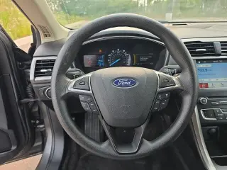 Ford Fusion 2018 SE 4dr Sedan