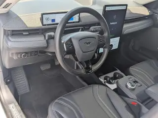 Ford Mustang Mach-E 2023 Premium 4p SUV
