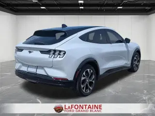 Ford Mustang Mach-E 2023 Premium 4p SUV