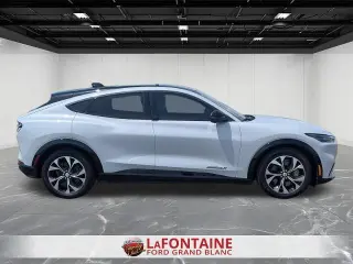 Ford Mustang Mach-E 2023 Premium 4p SUV