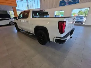 GMC Sierra 1500 2021 4x4 Denali 4 puertas Cabina Crew 5.8 pies. SB