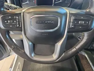 GMC Sierra 1500 2021 4x4 Denali 4 puertas Cabina Crew 5.8 pies. SB