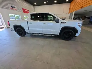 GMC Sierra 1500 2021 4x4 Denali 4 puertas Cabina Crew 5.8 pies. SB