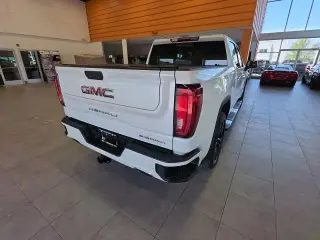 GMC Sierra 1500 2021 4x4 Denali 4 puertas Cabina Crew 5.8 pies. SB
