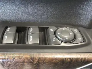 GMC Sierra 1500 2020 4x4 Denali 4 puertas Cabina Crew 5.8 pies. SB