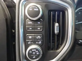 GMC Sierra 1500 2020 4x4 Denali 4 puertas Cabina Crew 5.8 pies. SB