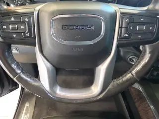 GMC Sierra 1500 2020 4x4 Denali 4 puertas Cabina Crew 5.8 pies. SB
