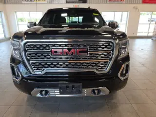 GMC Sierra 1500 2020 4x4 Denali 4 puertas Cabina Crew 5.8 pies. SB