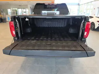 GMC Sierra 1500 2020 4x4 Denali 4 puertas Cabina Crew 5.8 pies. SB