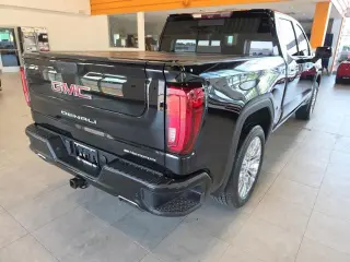 GMC Sierra 1500 2020 4x4 Denali 4 puertas Cabina Crew 5.8 pies. SB