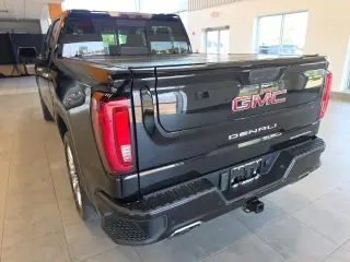 GMC Sierra 1500 2020 4x4 Denali 4 puertas Cabina Crew 5.8 pies. SB