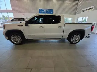 GMC Sierra 1500 2019 4x4 Denali 4 puertas Cabina doble 5.8 pies. Caja corta